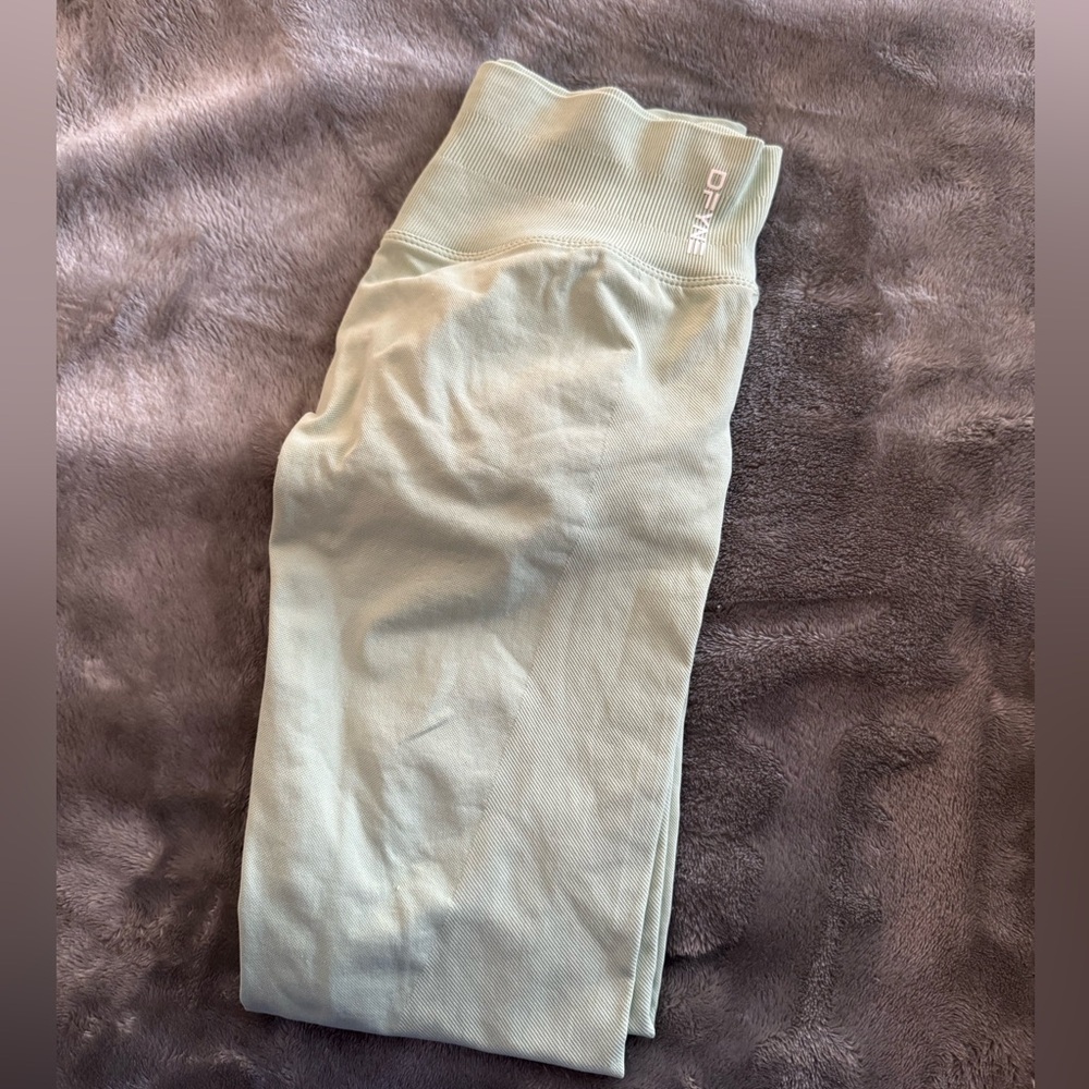 Dfyne impact palm green Leggings